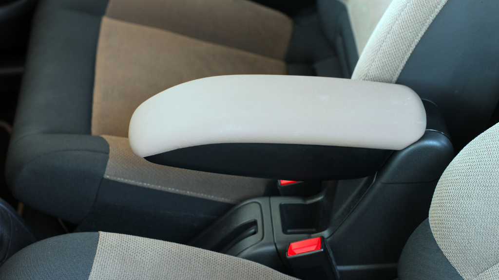 Adjustable armrests allow the height or angle